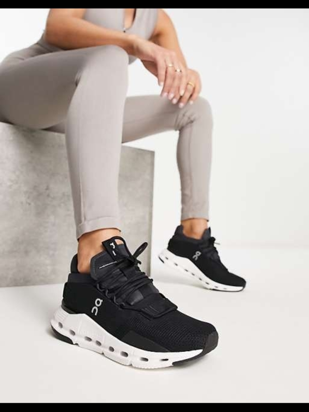 On Running Cloudnova Black Women's Running Sneakers 8.5